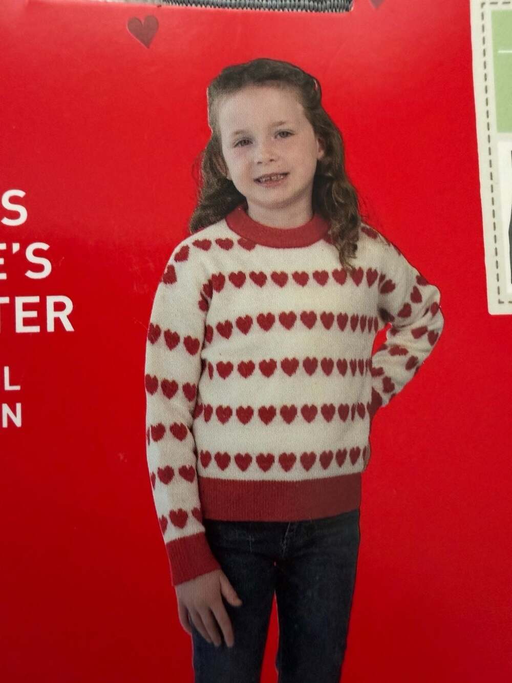 L&D Children's Valentine's Day Heart Pattern Sweater Size M 7-8 Years